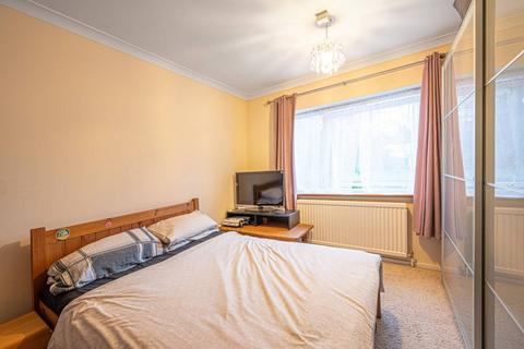 86 Heath View, London, N2 0QB
