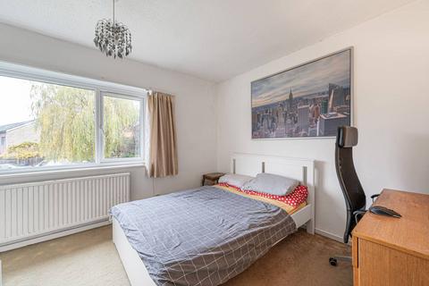 86 Heath View, London, N2 0QB