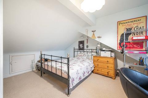 86 Heath View, London, N2 0QB
