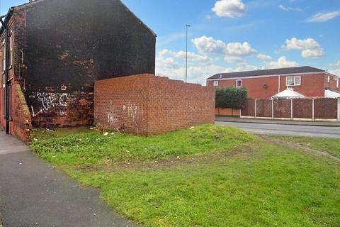 Land for sale - at 55 Temple View Terrace, Leeds, West Yorkshire