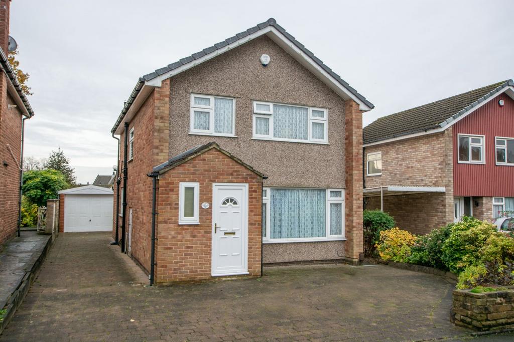 Hall Park Avenue, Horsforth, Leeds, West Yorkshire 3 bed detached house