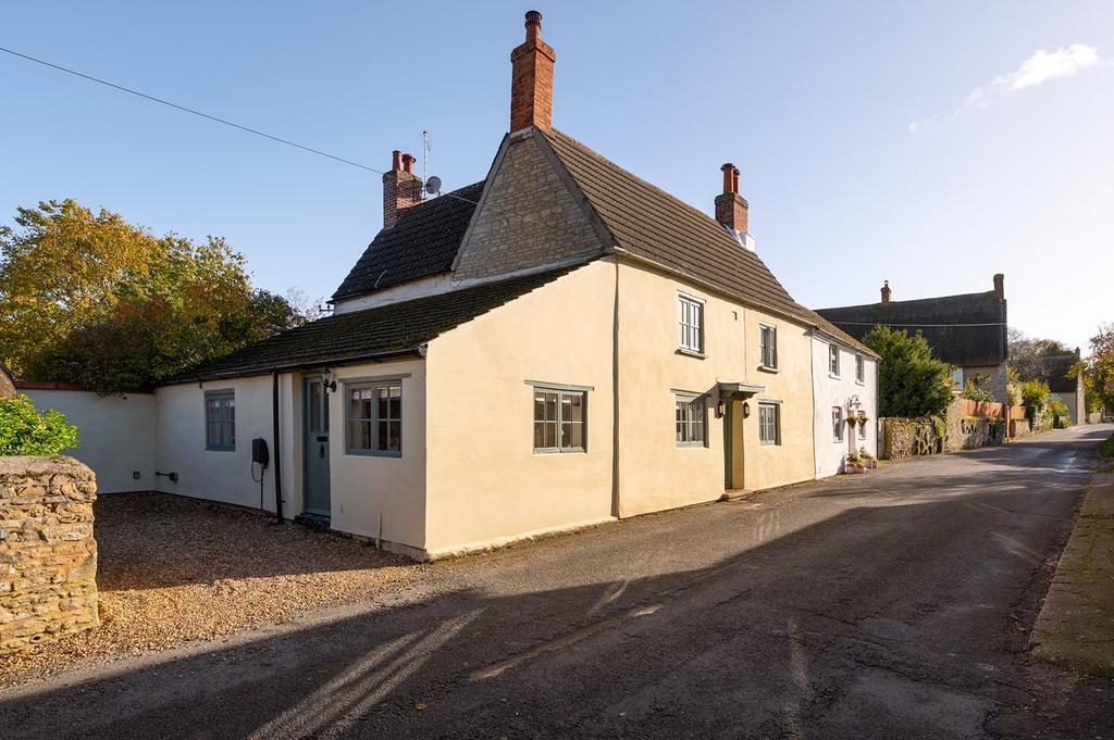 High Street, Carlton, Bedfordshire, MK43 3 bed semidetached house for
