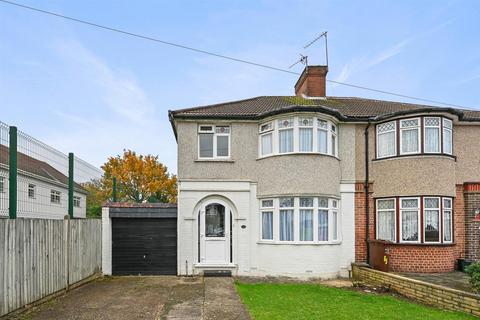 3 bedroom semi-detached house for sale - Kingston Avenue, Cheam