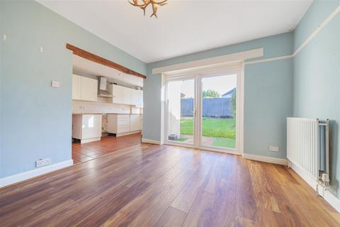 98 Rydes Hill Road, Guildford, GU2 9UG