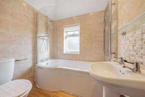 98 Rydes Hill Road, Guildford, GU2 9UG