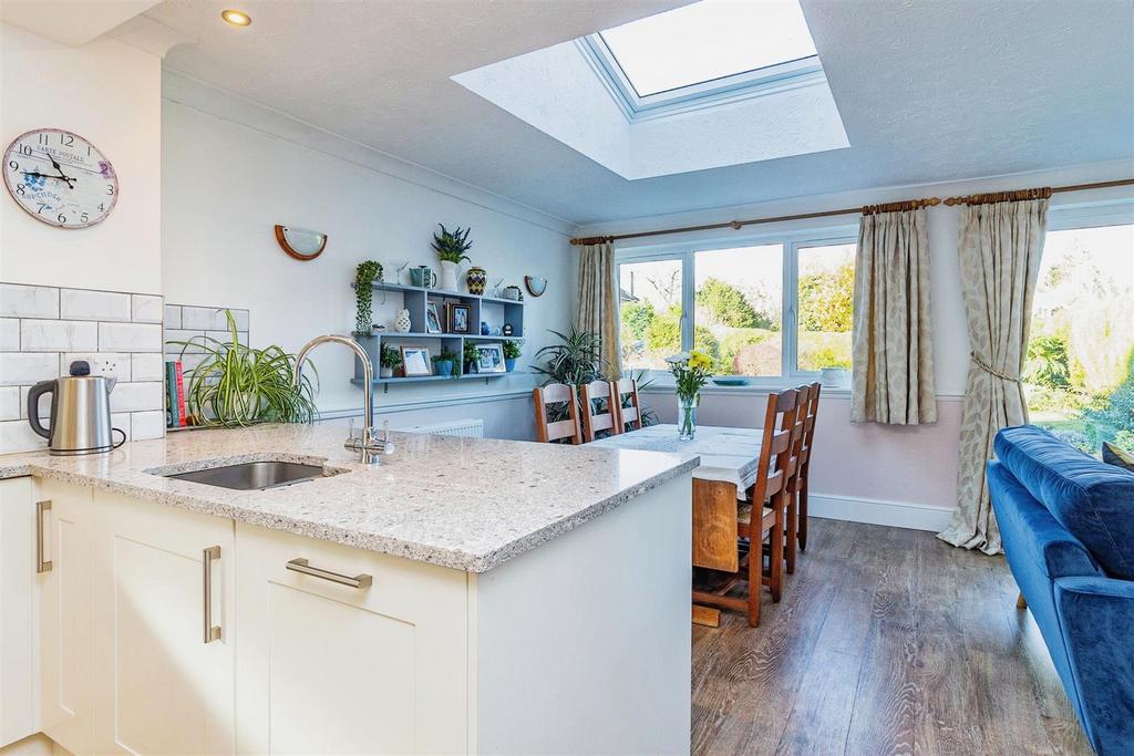 Kitchen dining area