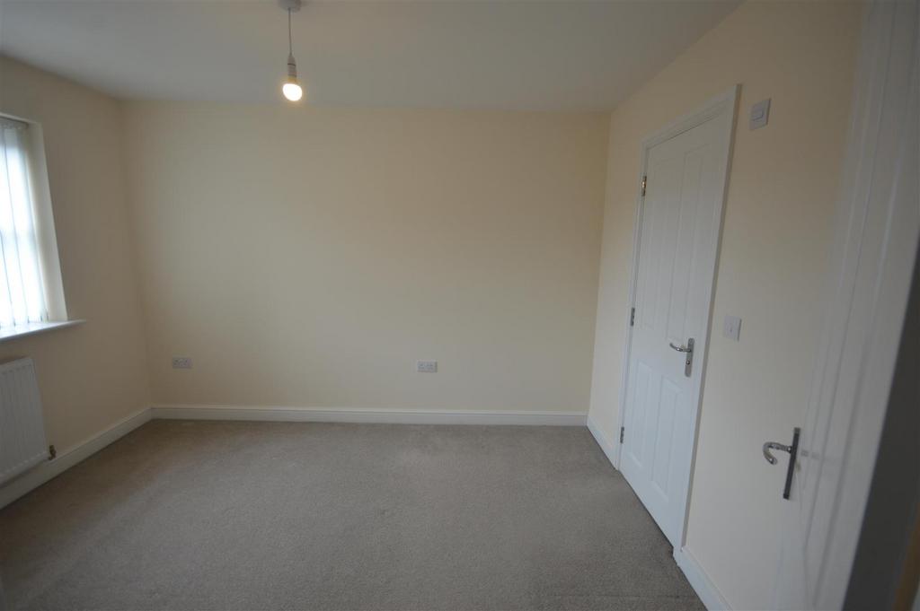 Master Bedroom.JPG