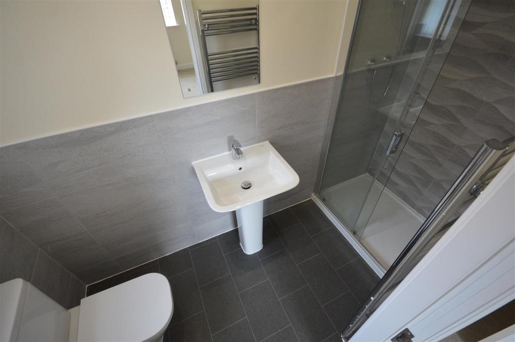 Ensuite.JPG