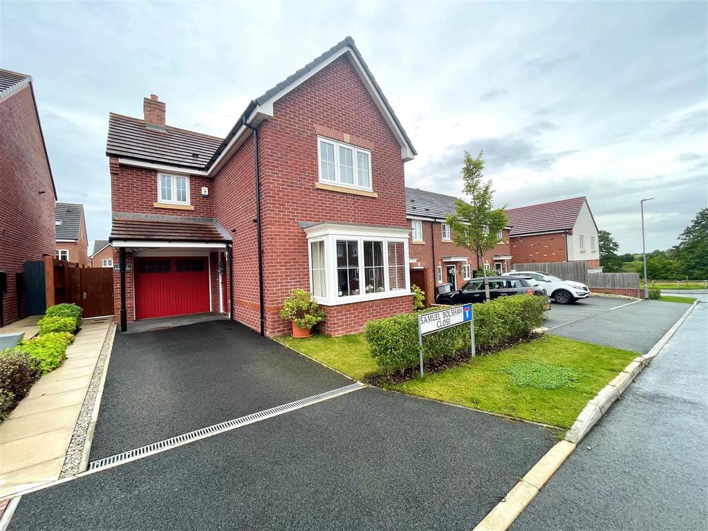 Samuel Bolshaw Close, Sandbach 3 bed detached house £280,000