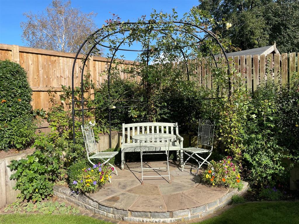 GARDEN 2.jpg