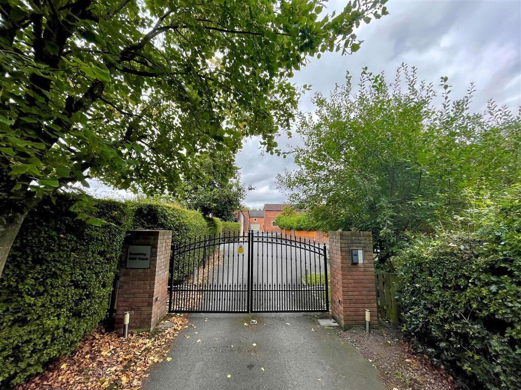 ENTRANCE.jpg