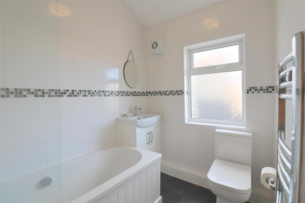 Bathroom.JPG
