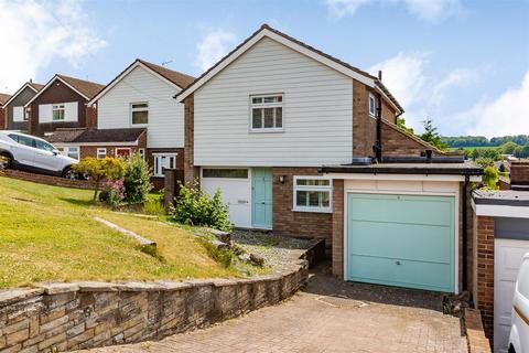 87 Flowerhill Way, Istead Rise, Gravesend, DA13 9DN