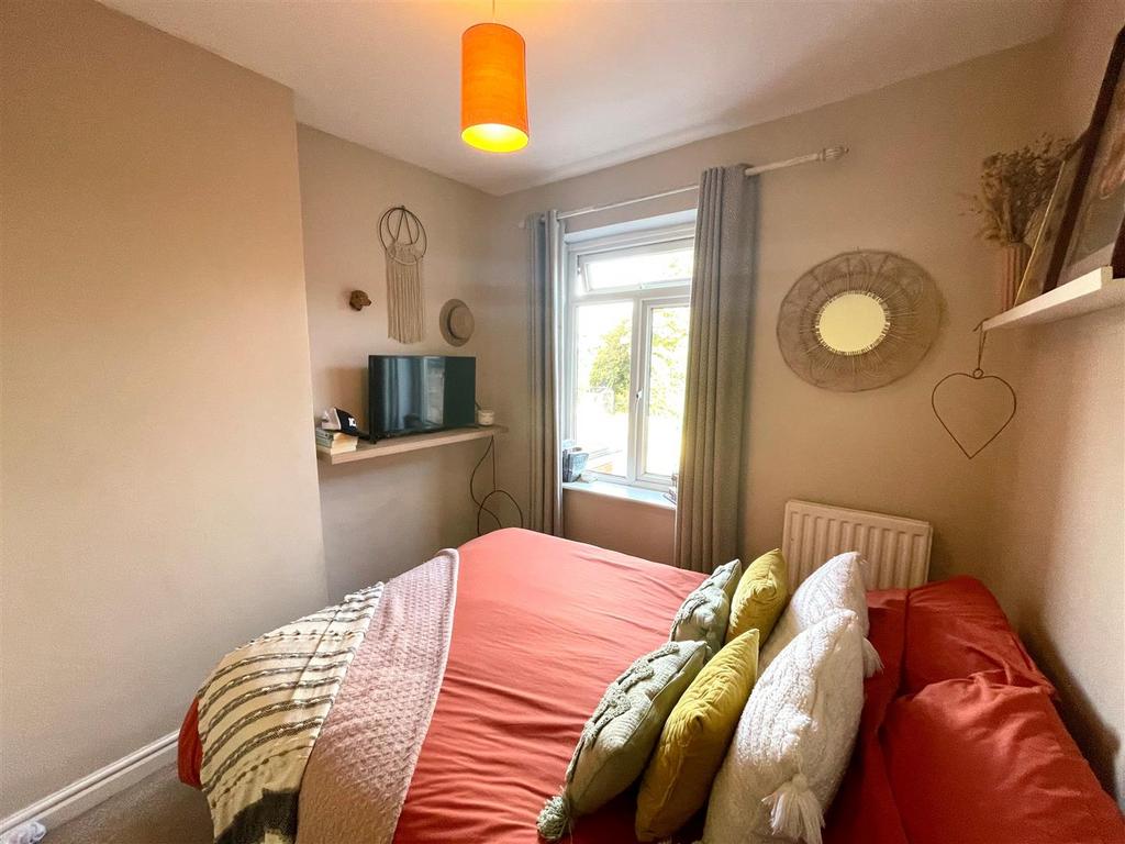 BED 3.jpg