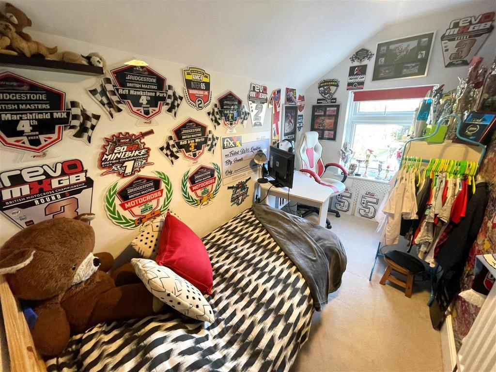 BED 4.jpg
