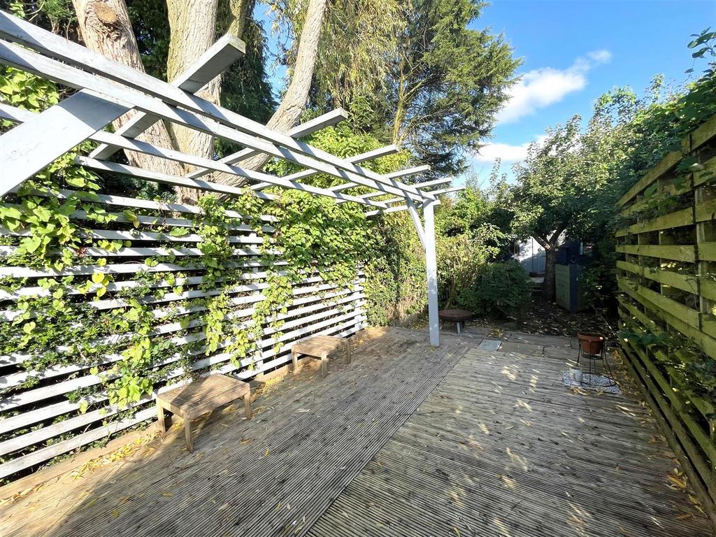 GARDEN 2.jpg
