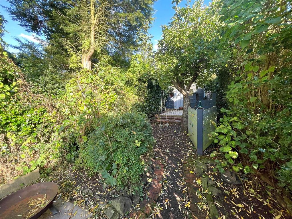 GARDEN 3.jpg