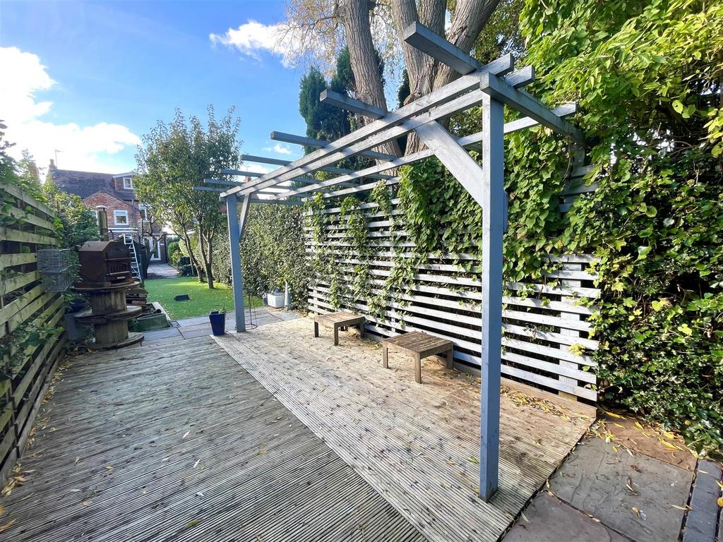 GARDEN 4.jpg