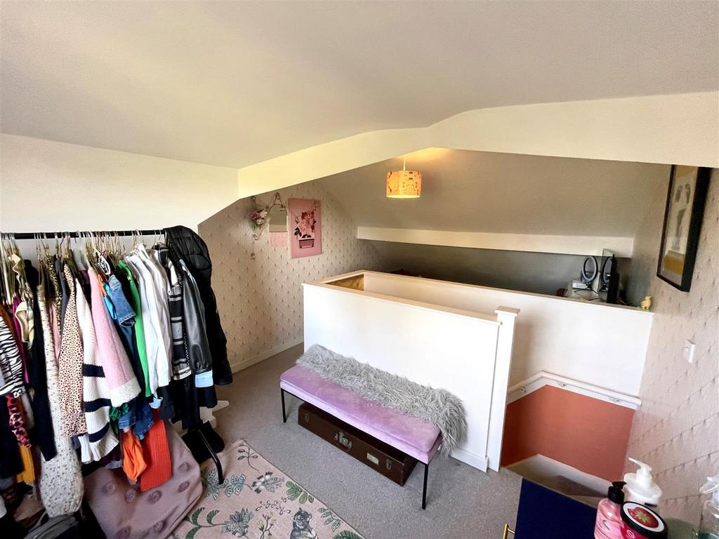 BED 1.jpg