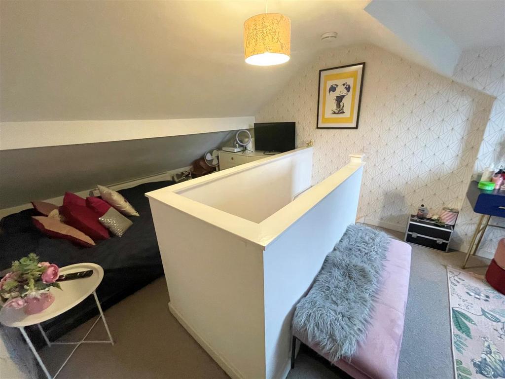 MASTER BEDROOM.jpg
