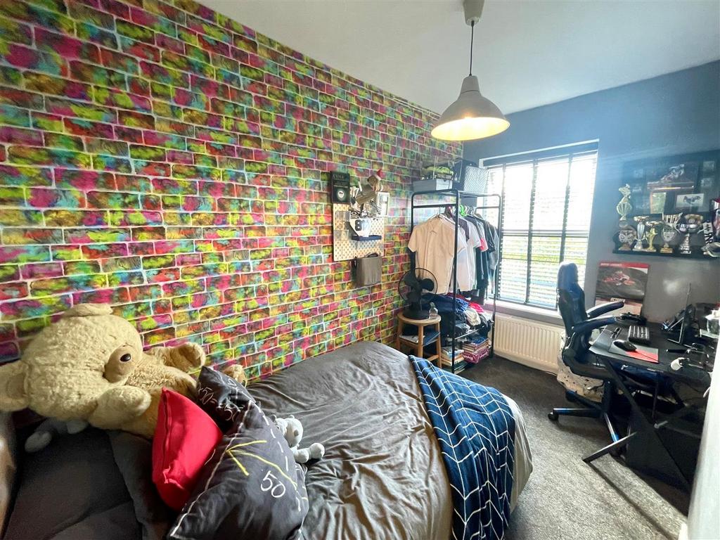 BED 2.jpg