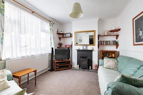 11 Ames Road, Swanscombe, DA10 0HT