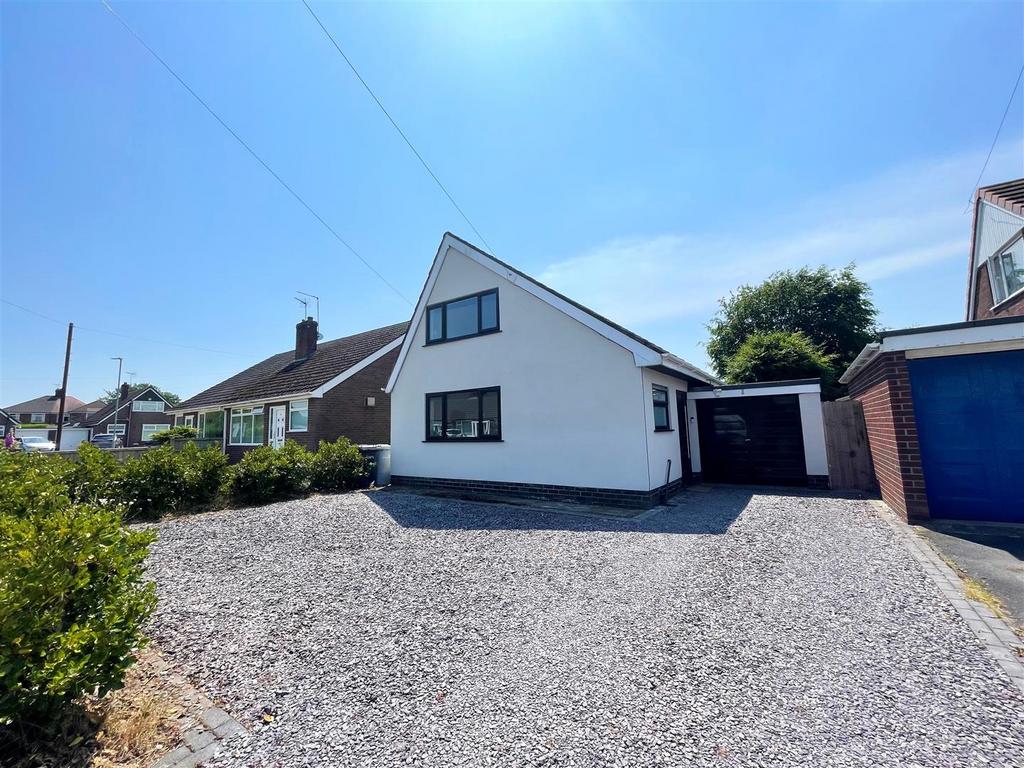Beech Grove, Sandbach 3 bed detached house £295,000