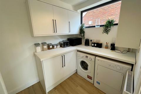 6 Beech Grove, Sandbach, CW11 4JW