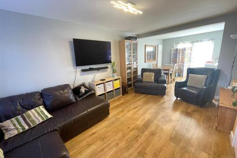 4 Browning Close, Ettiley Heath, Sandbach, CW11 3ZH
