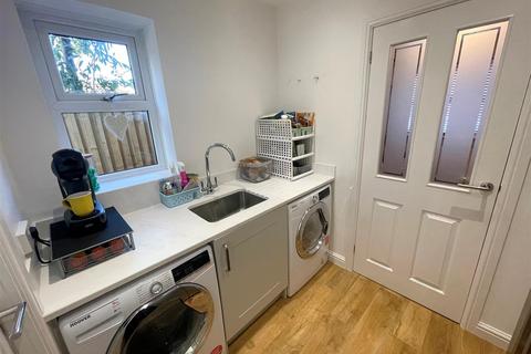 4 Browning Close, Ettiley Heath, Sandbach, CW11 3ZH