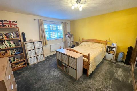 4 Browning Close, Ettiley Heath, Sandbach, CW11 3ZH