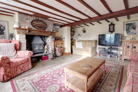 2 bedroom cottage for sale, High Street, Saul, Gloucester