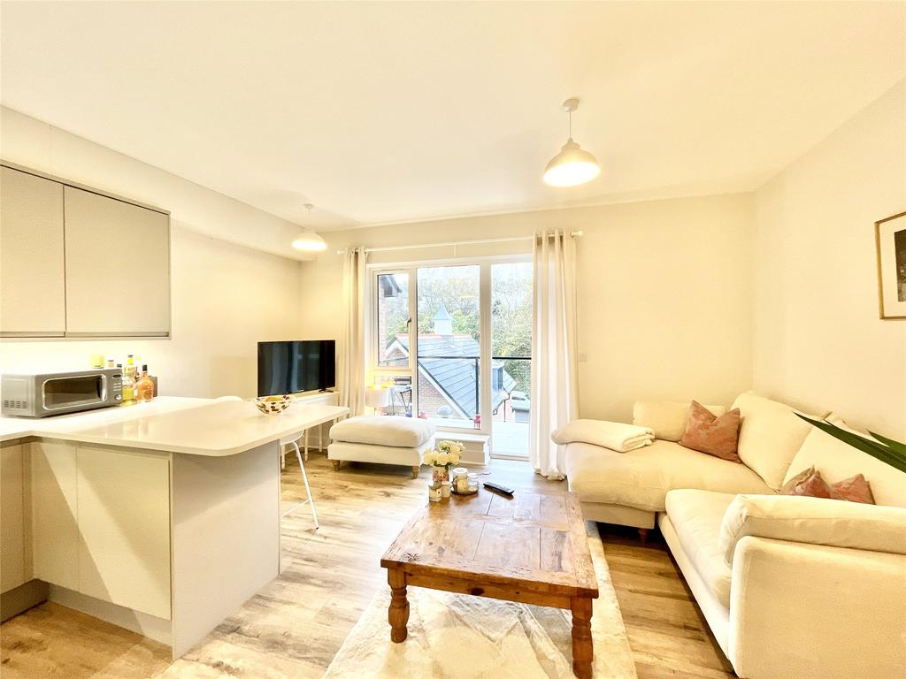 Lounge/Kitchen