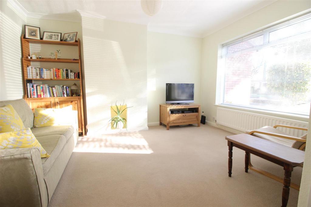 Edmunds Road, Hertford 2 bed semidetached house for sale £425,000