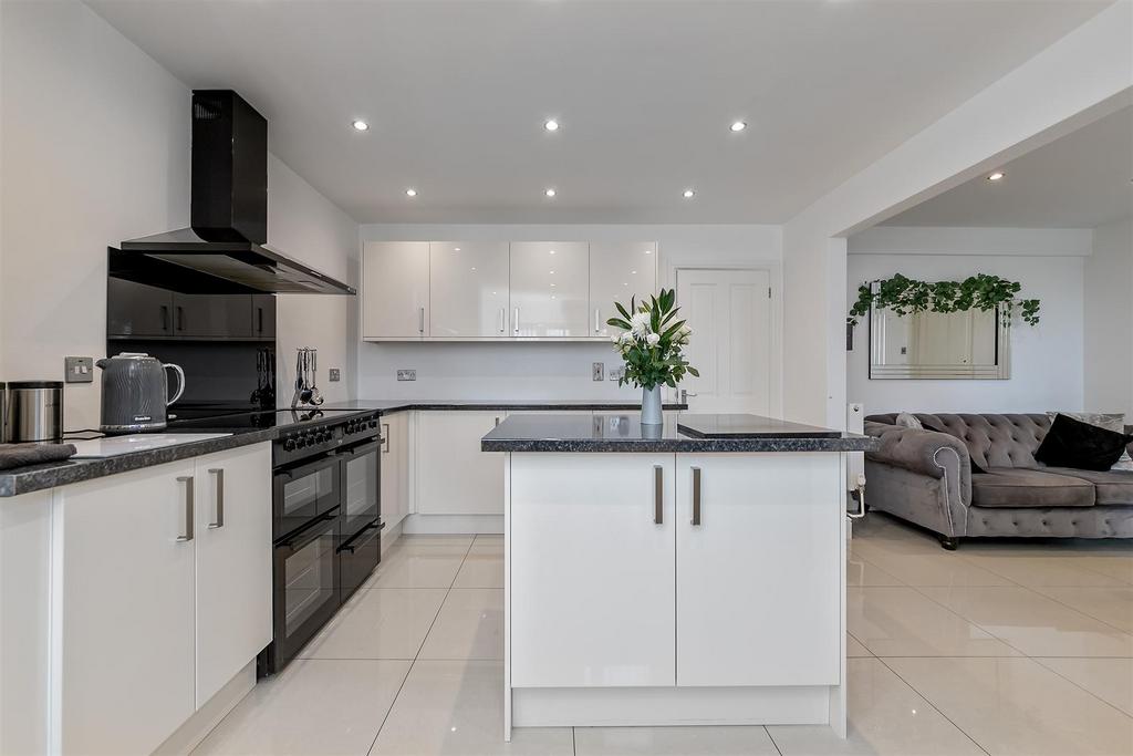 53 Whitehorse Lane-25.jpg