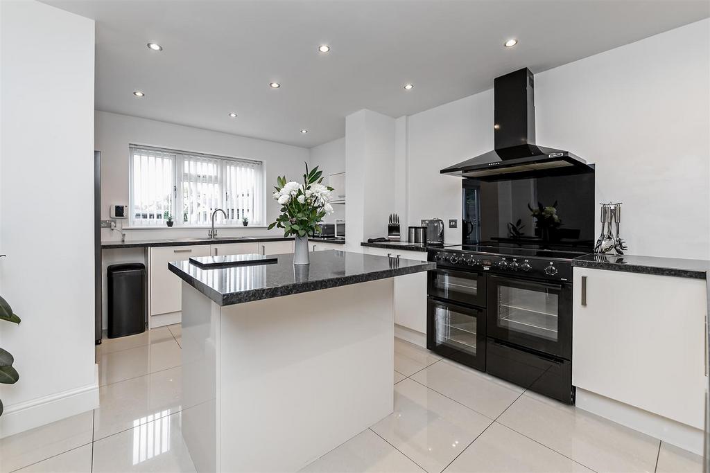 53 Whitehorse Lane-19.jpg