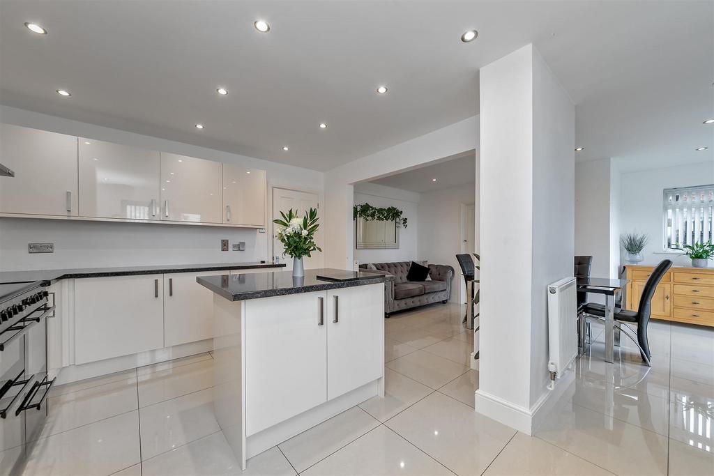 53 Whitehorse Lane-24.jpg