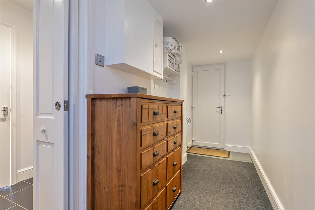 53 Whitehorse Lane-34.jpg