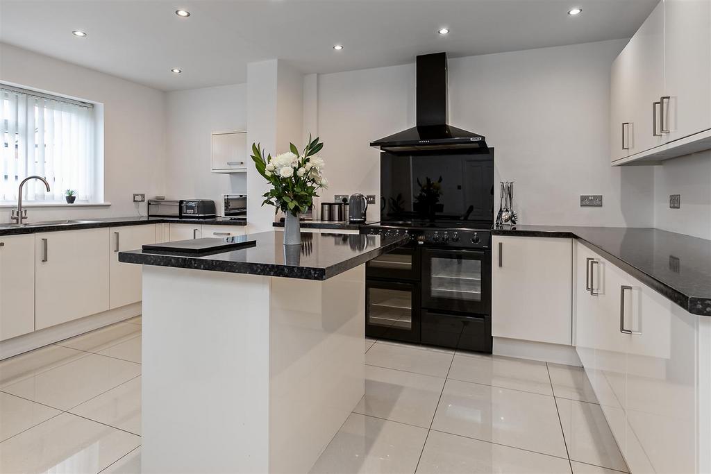 53 Whitehorse Lane-21.jpg