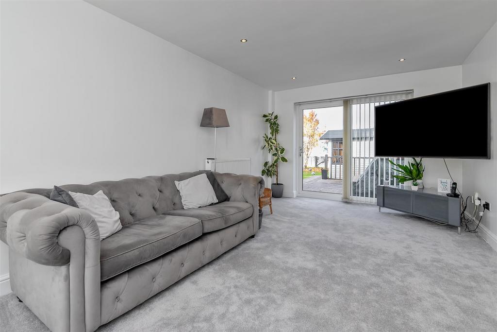 53 Whitehorse Lane-37.jpg