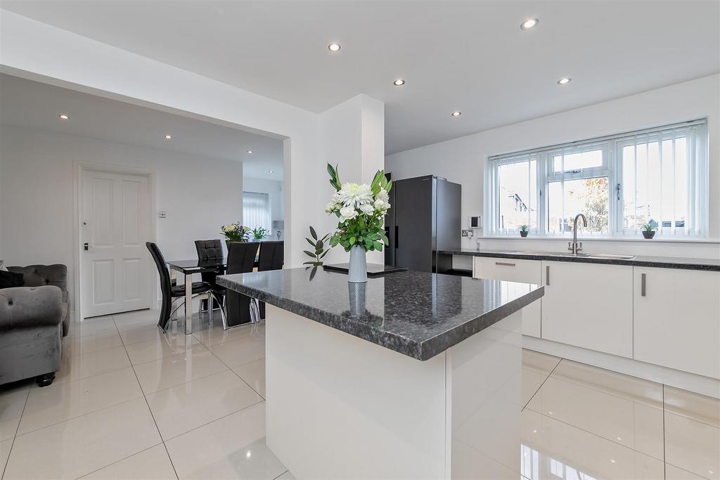 53 Whitehorse Lane-23.jpg