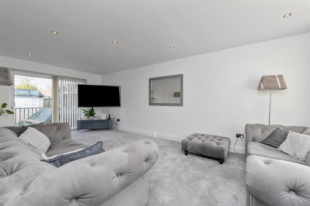 53 Whitehorse Lane-35.jpg