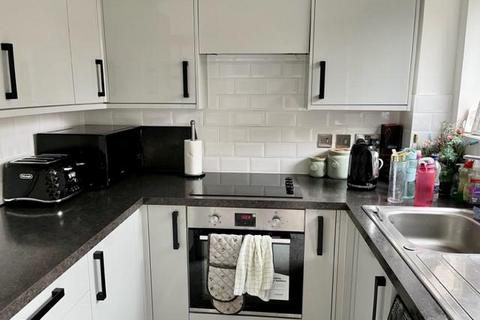 92 Ayelands, New Ash Green, Longfield, DA3 8JW