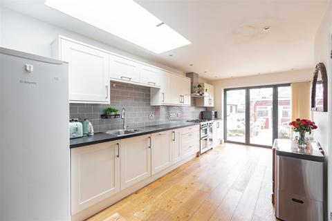 33 Napier Road, Northfleet, Gravesend, DA11 7BZ