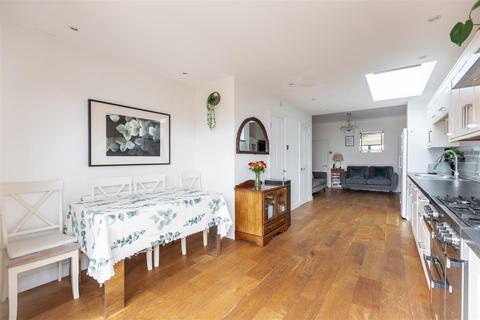 33 Napier Road, Northfleet, Gravesend, DA11 7BZ