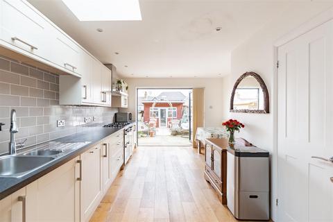 33 Napier Road, Northfleet, Gravesend, DA11 7BZ