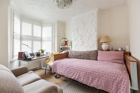 33 Napier Road, Northfleet, Gravesend, DA11 7BZ