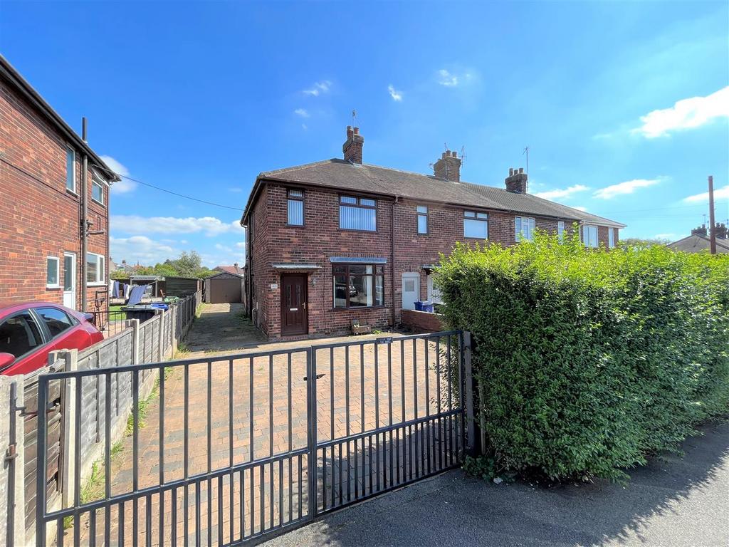 Reeves Avenue, Cross Heath, Newcastle 2 bed townhouse for sale £149,000