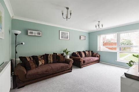 3 bedroom end of terrace house for sale - Knights Croft, New Ash Green Longfield DA3