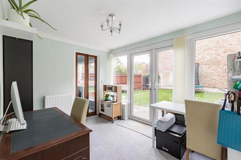 94 Knights Croft, New Ash Green, Longfield, DA3 8JS